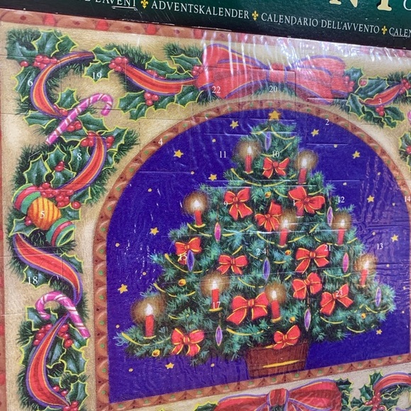 Advent Calendar Victorian Christmas Tree 13" New Made in England - Picture 9 of 11